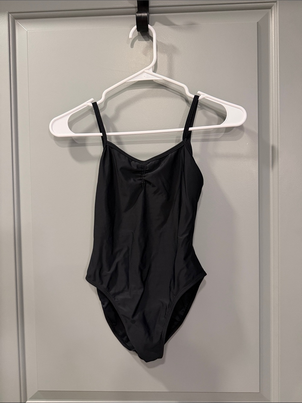 Black Women's Scoop Neck leotard